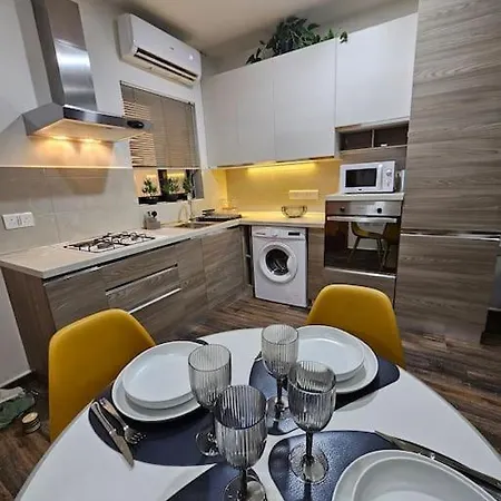 A Cosy Modern * Gzira